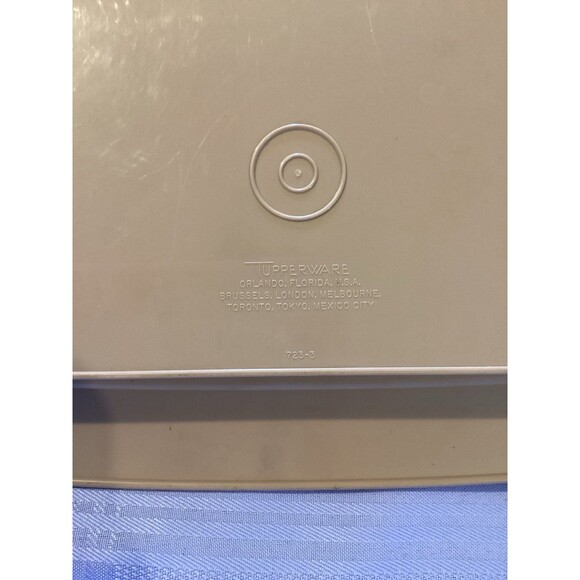 Tupperware Vintage Deviled Egg Tray Keeper Carrier Beige & White - Picture 5 of 7